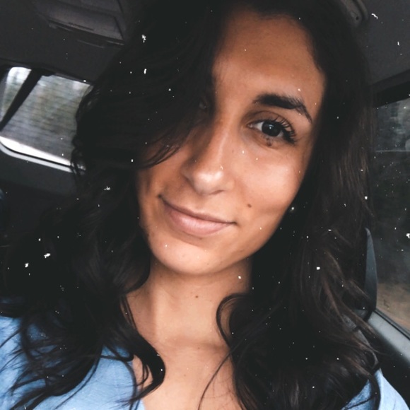 Meet your Posher, Yasmine - Picture 1 of 1